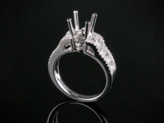 Ổ nhẫn kim cương thiên nhiên NK 561
